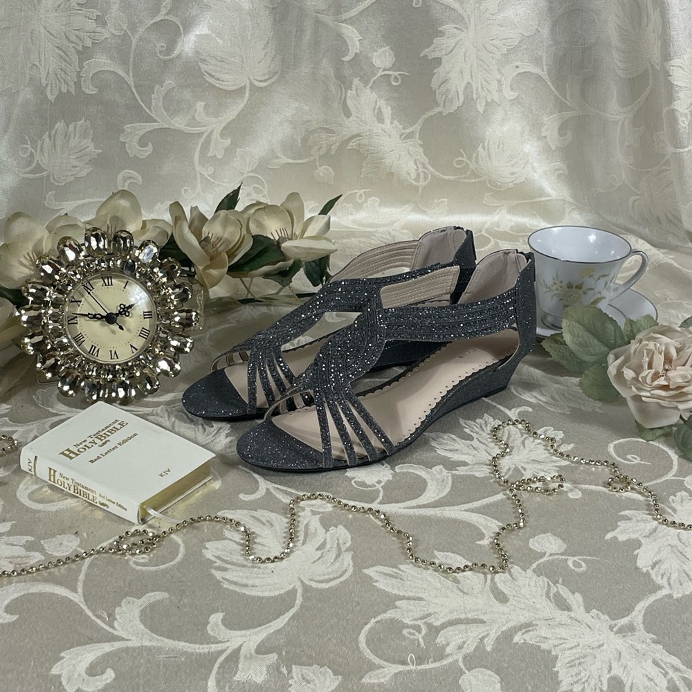 Charter Club Ginifurf Pewter Gray Silver Glitter Sparkle Rhinestone Sandals 10M